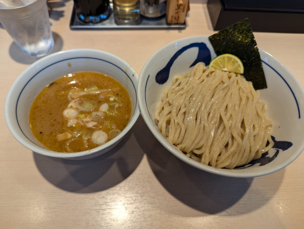 「濃厚つけ麺1100円」@つじ田 渋谷フクラス店の写真