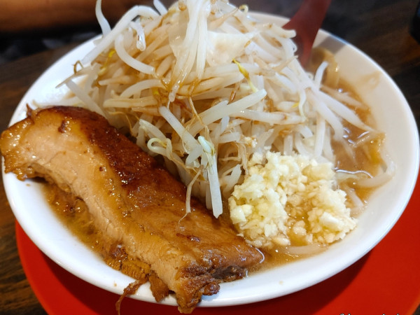 「トントンらーめん（麺200ｇ：1,180円）」@麺と飯 トンじろの写真