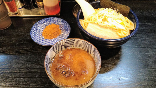 「つけ麺+魚粉増し」@大勝軒 まるいち 新宿東南口店の写真