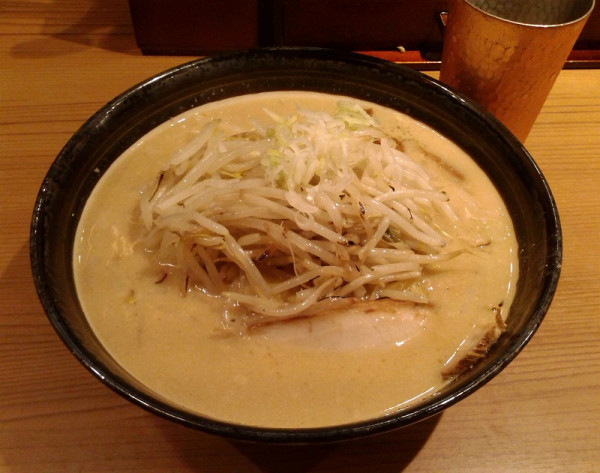 「味噌ラーメン(大)980円」@いと井 東京ラーメン横丁店の写真