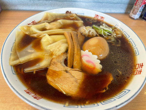 「中華そば 煮たまごのせ ワンタンのせ」@しょうやの写真