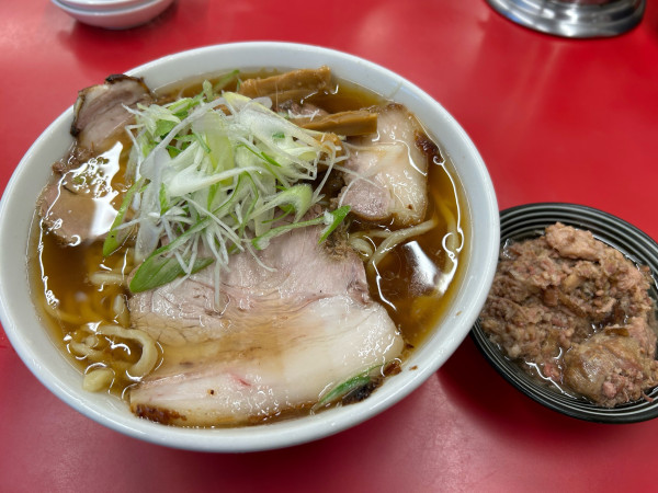 「チャーシュー麺・肉脂・餃子3個」@一品香 小山の写真