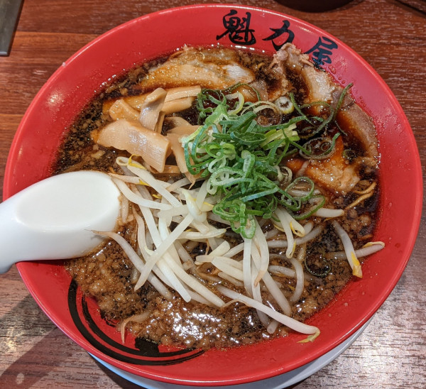 「京都漆黒醤油ラーメン 869円」@ラーメン魁力屋 取手店の写真