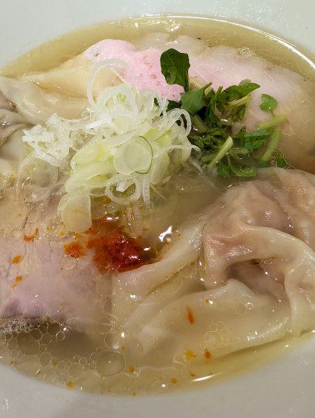 「MIXワンタン塩」@地球の中華そばの写真