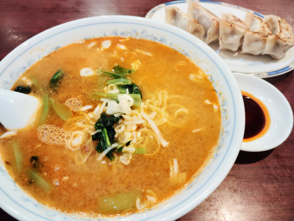 「担々麺＋焼き餃子」@廣州酒家の写真