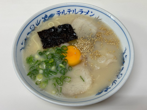 「ラーメン 卵入　650円」@テルテルラーメンの写真
