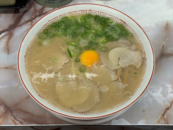 「玉子入りラーメン　800円」@成竜軒 大財店の写真