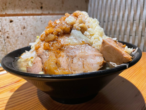 「ラーメン(並・全マシ)」@Wez Noodlesの写真