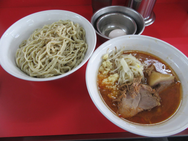 「限定トマトつけ麺（１０５０円）＋生卵５０円」@ラーメン二郎 柏店の写真