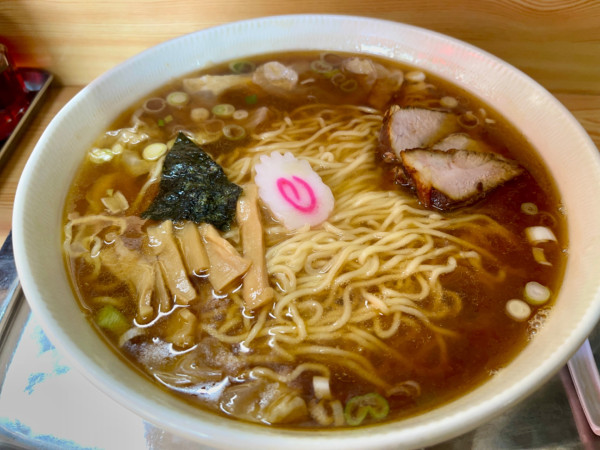 「ワンタン麺  大盛」@大勝軒 武蔵高萩店の写真
