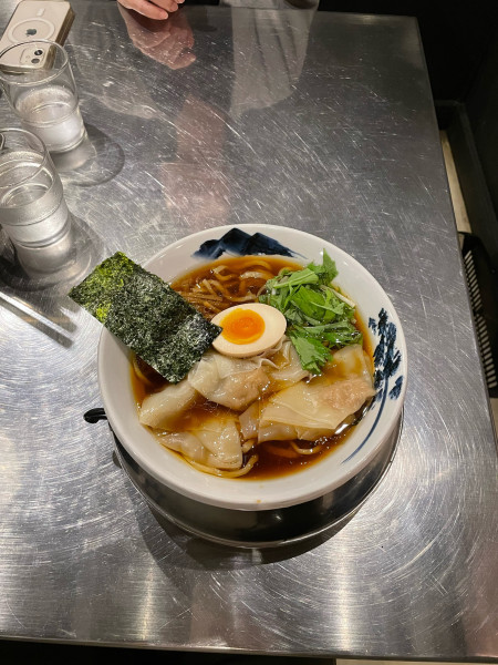 「雲呑らーめん　醤油　真空手揉み麺」@ZUND-BARの写真