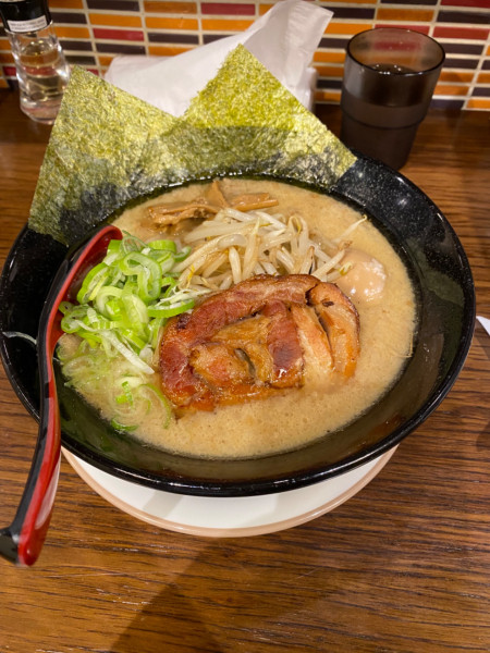 「とんこつ醤油ラーメン」@味噌専門らーめん味来の写真