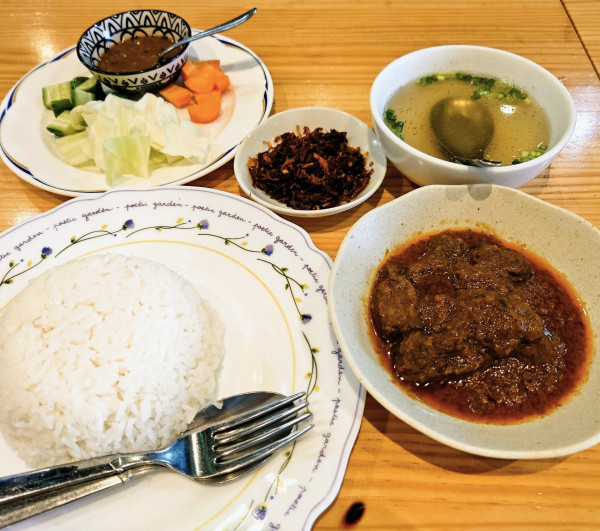 「山羊肉カーリー」@ナディ ミンガラの写真