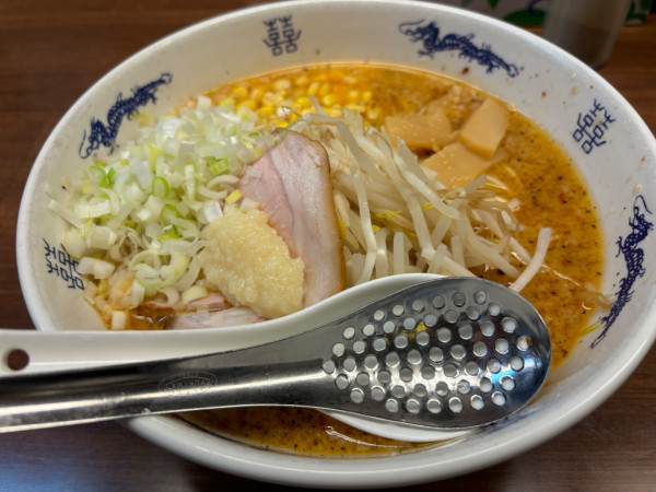 「ラーメン(正油)ニンニク、ネギ、オロチョン小辛」@ラーメン一番の写真
