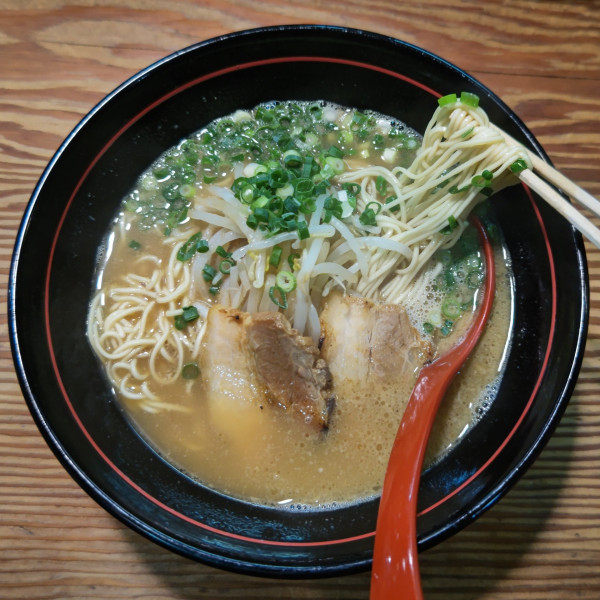 「醤油とんこつ（700円）」@博多らあめん 坫の写真