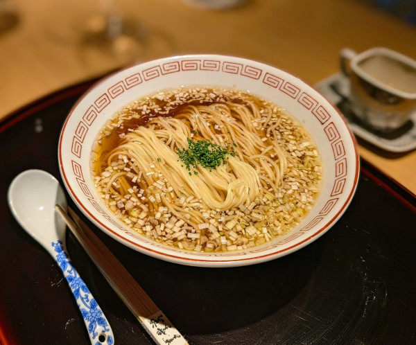 「鶏ダシの醤油そば」@眞善美の写真