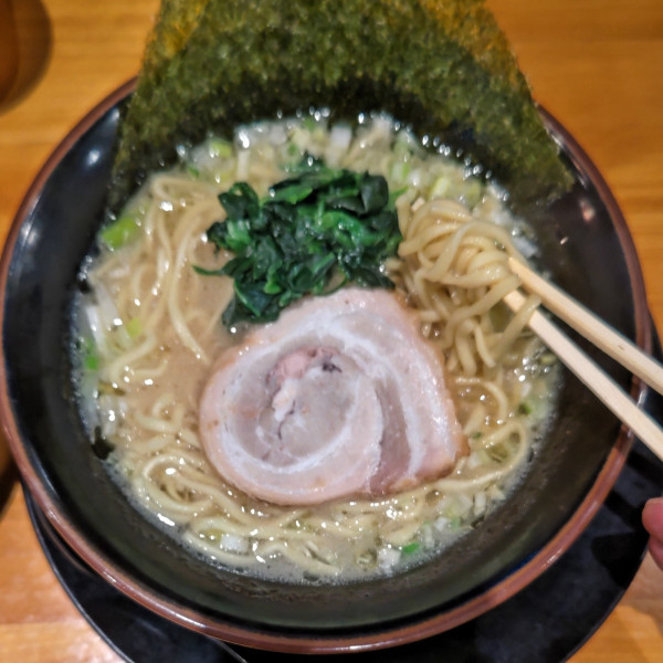 「醬油ラーメン（860円）」@横浜家系ラーメン 飛龍家の写真