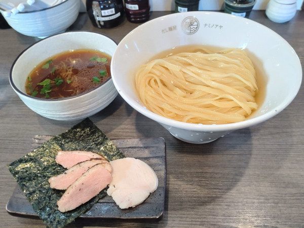 「鴨だしつけ麺大盛」@だし麺屋 波ノあやの写真