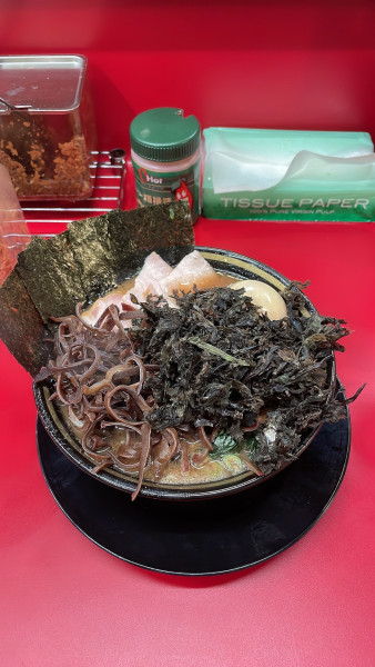 「チャーシュー麺岩海苔燻製たまごキクラゲ増し」@IEKEI_TOKYO 王道家直系の写真