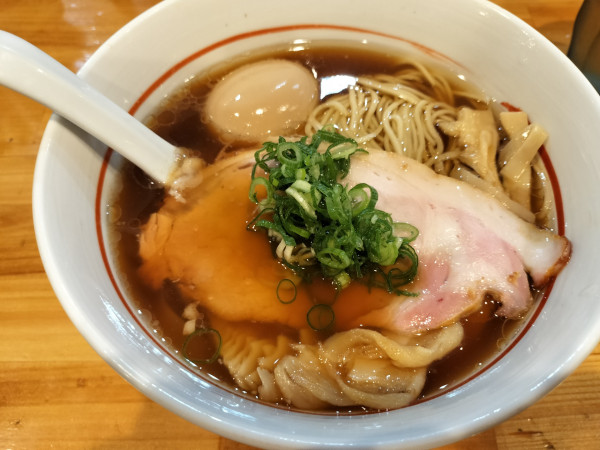 「らーめん醤油」@川の先の上の写真
