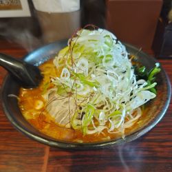 鉄火麺（大盛）＋ネギ増し