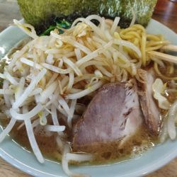 らーめん(かため)(800)＋もやきゃべ(100)