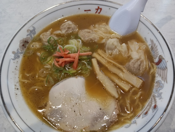 「ワンタン麺¥1200」@中華そば 一力 本店の写真