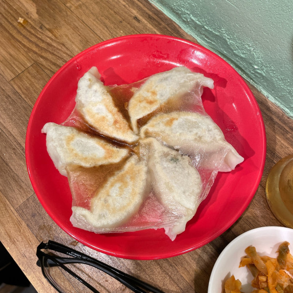 「特製手作り焼き餃子（6個）」@亜細亜割烹 新橋 蓮月の写真