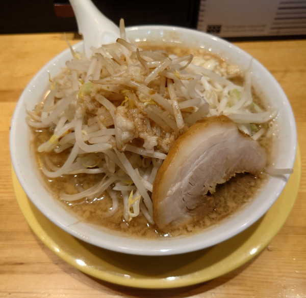 「ラーメン(半麺、850円)」@麺屋 敬 萩山駅前店の写真