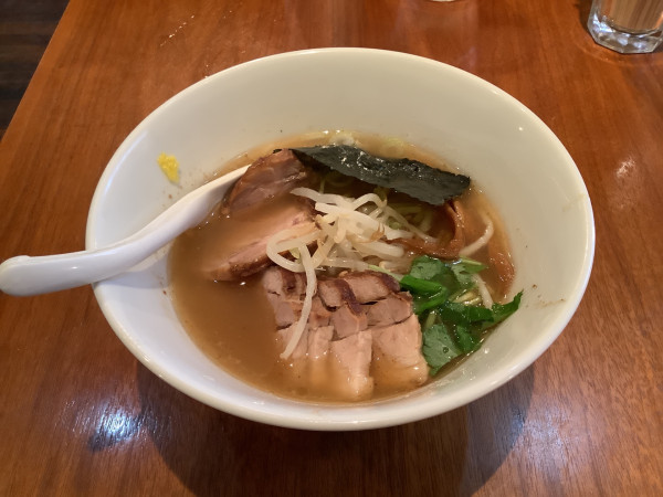「チャーシューメン（醤油　中太麺）　1150円」@AQUAの写真