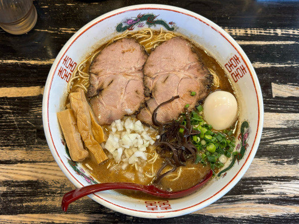 「特製ニボトン（1200）大盛（150）」@ラーメン サカモトの写真