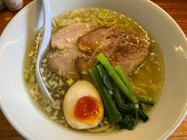 「塩そば」@ラーメン 三原色の写真