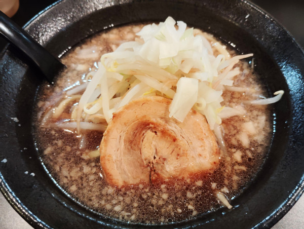 「ハーフワイルドラーメン」@WILDラーメンの写真