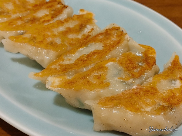 「餃子（６個）」@家族亭 龍門 池田店の写真