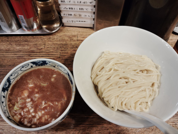 「濃厚鶏つけ麺　　大盛り　　1050円」@新橋 纏の写真