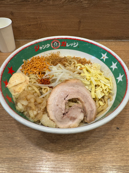 「まぜそば　倍」@ジャンクガレッジ 大宮駅前店の写真