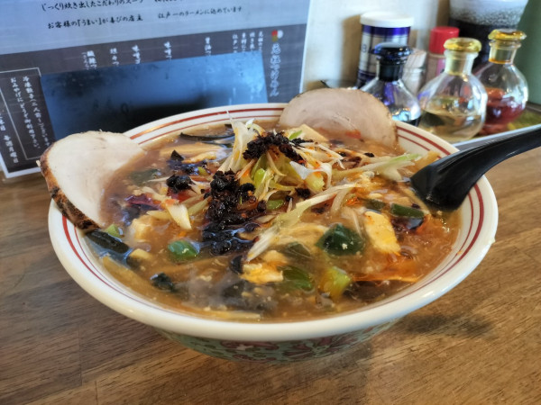 「酸辣湯麺　チャーシュートッピング」@元祖手打ちつけ麺 江戸一の写真