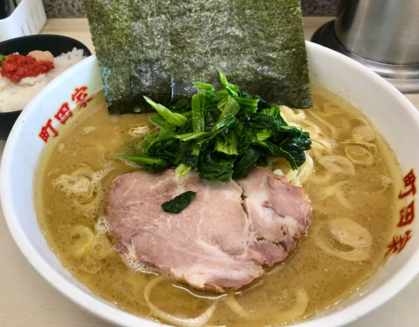 「ラーメン 中盛」@横浜ラーメン 町田家 町田本店の写真