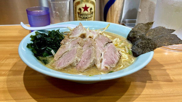 「サッポロ赤星 ニラもやし → 青唐辛子ラーメン ネギ」@ラーメン関口の写真