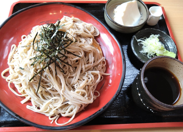 「ざるそば」@手打蕎麦 そば処 入四間の写真