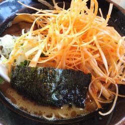 とんこつお魚ラーメン（辛ねぎ）