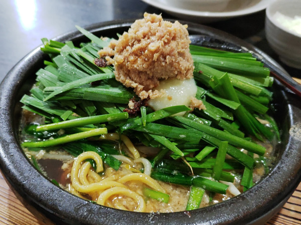 「ニラそば（正油）ミニライス付 880円」@香麺の写真