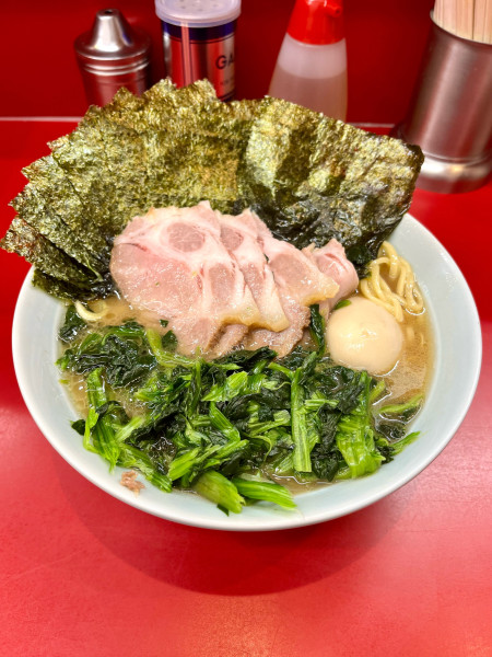 「AREA 51【TP】海苔、ほうれん草」@横浜ラーメン 武蔵家 大井町店の写真