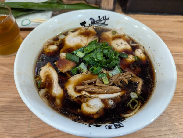 「中華そば並900円+和歌山名物早寿司150円」@麺屋 丈六の写真