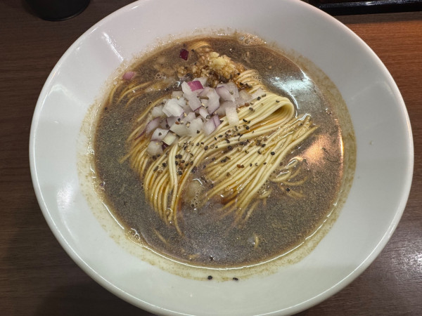 「たまり醤油煮干しそば」@Noodle&Spice curry 今日の1番の写真