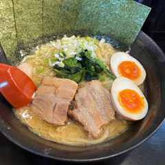 横浜家系ラーメン 赤家 京成八幡駅前店の画像