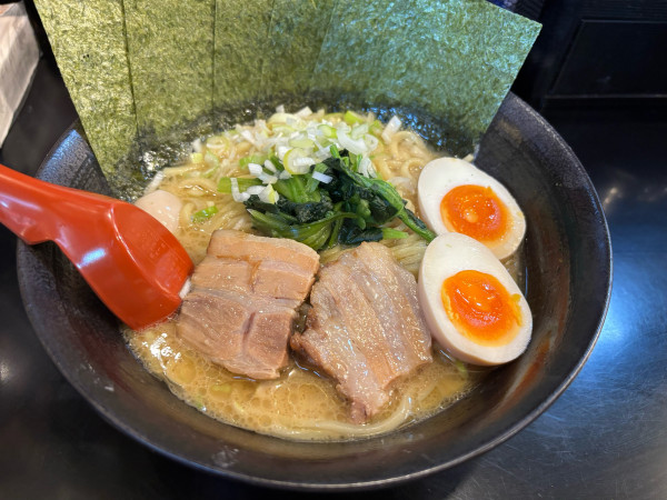 「赤盛ラーメン」@横浜家系ラーメン 赤家 京成八幡駅前店の写真