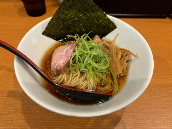「牛骨醤油ラーメン」@七壱の写真