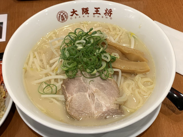 「豚骨ラーメン＋玉子炒飯（小）」@大阪王将 西葛西南口店の写真
