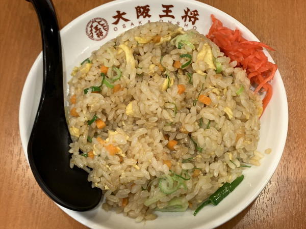 「豚骨ラーメン＋玉子炒飯（小）」@大阪王将 西葛西南口店の写真